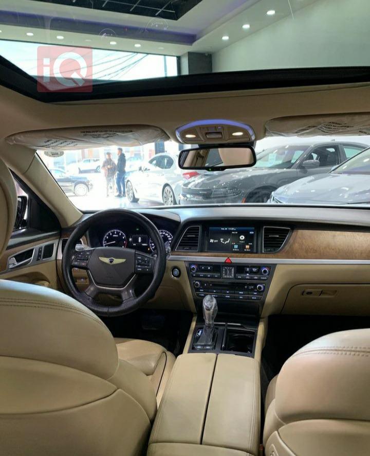 هیوندای جێنسس